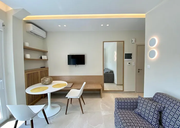 Venice Studios & Apartments